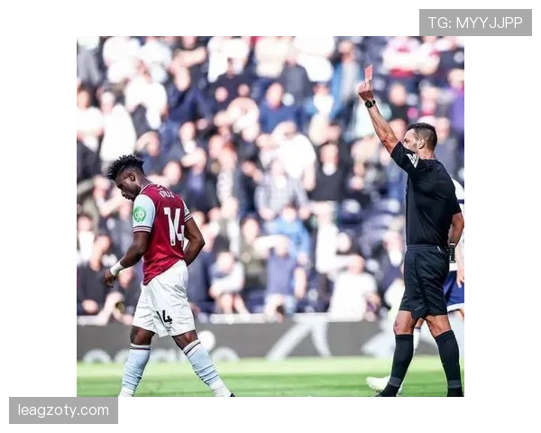 库杜斯对阵英超豪门时如何通过关键表现扭转比赛局势